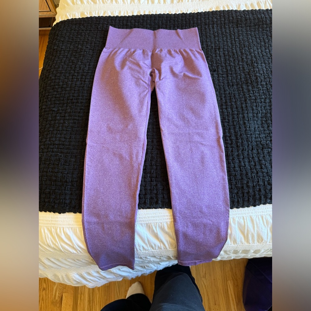 NVGTN LEGGINGS SIZE SMALL